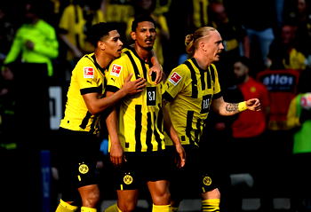 Haller helps Dortmund thump Gladbach to stay on Bayern’s heels