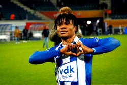 I want to play for Man Utd or Man City — Gift Orban