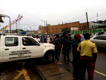 Tight security as Lagos residents storm TBS for Sanwo-Olu, Hamzat’s inauguration