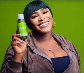 Instagram sensation Lerin launches facial cleaner