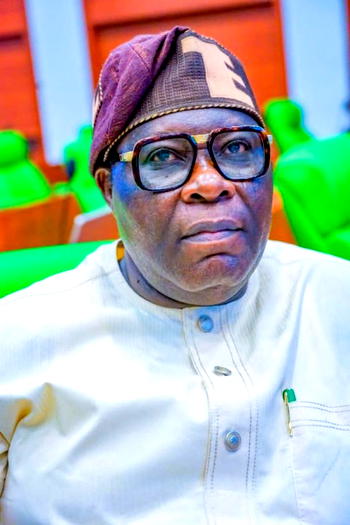 Ereyitomi felicitates with children of Warri Federal Constituency