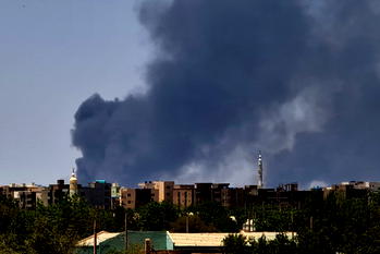 Nearly 500 flee Sudan for Saudi Arabia on two ships