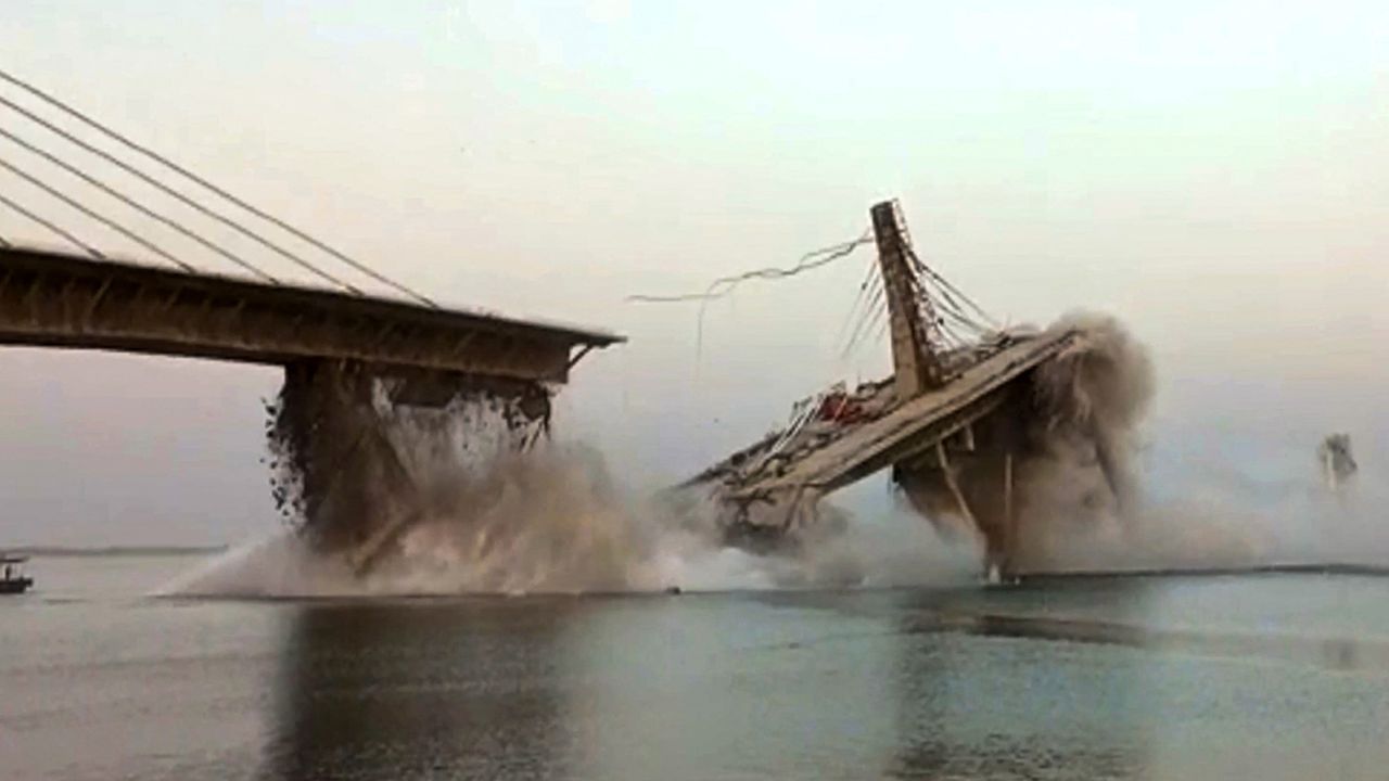 Indian bridge under construction collapses for second time