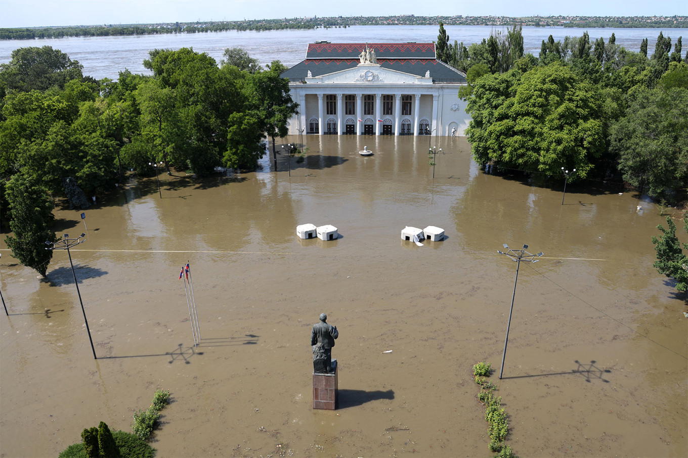 300 Animals Die, 17,000 People Evacuated As Ukraine’s Damaged Dam ...