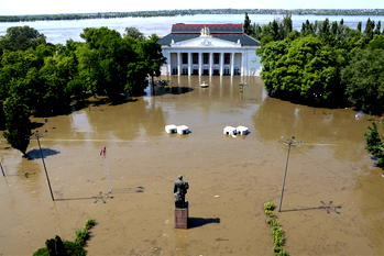300 animals die, 17,000 people evacuated as Ukraine’s damaged dam causes flood