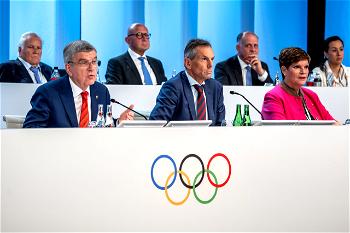 IOC guarantees boxing’s place at Olympics despite ejecting IBA