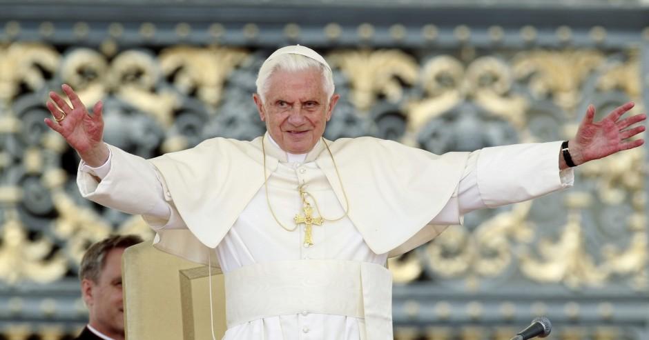 Pectoral cross of late Pope Benedict XVI stolen from German Church