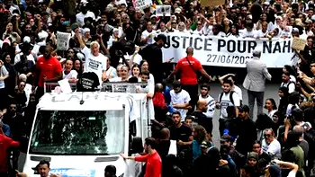 700 arrested, 200 police officers injured in French protests
