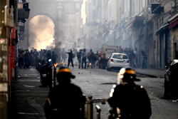 Young man dies after fall from roof during French protests
