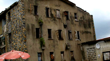 LAGOS: More questions as govt, police move to demolish 20 barracks