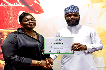 Photos: Eniola Badmus receives certificate of recognition from Seyi Tinubu