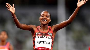 Faith Kipyegon breaks women’s 1500m world record