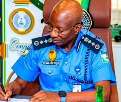 Police promote 5718 officers including 12 AIGs, 19 CPs, 21 DCPs