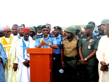 Kano CP climbs Dala hill, bursts criminal den