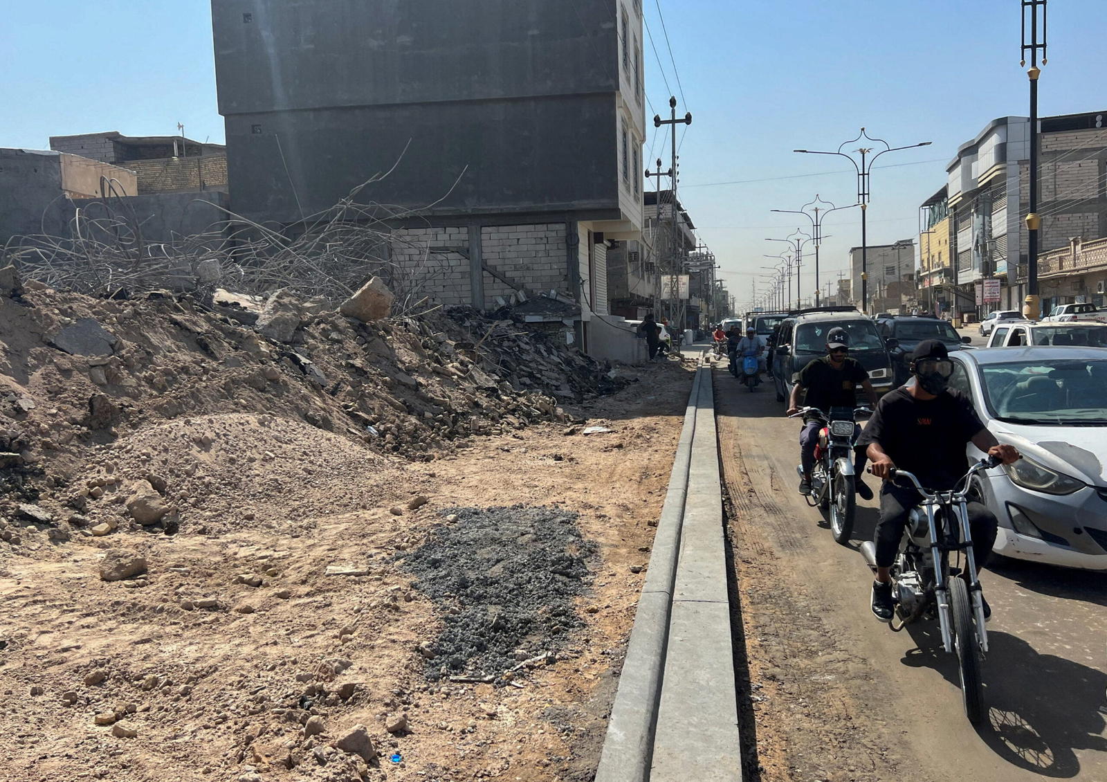 Iraqis enraged as gov demolishes 300-yr-old mosque’s minaret for road expansion