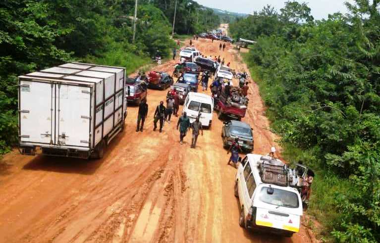 Edo residents protest poor state of Auchi-Igarra-Ibillo Road, want ...