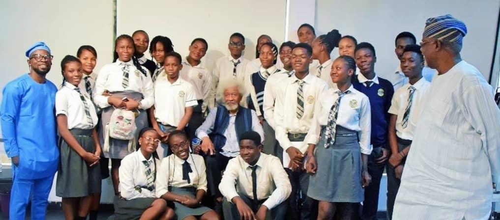 Soyinka and the Nifty Steps students