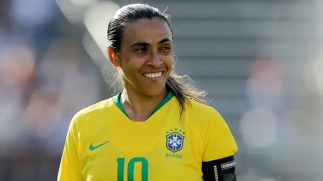 Marta returns from injury, looking toward her 6th World Cup