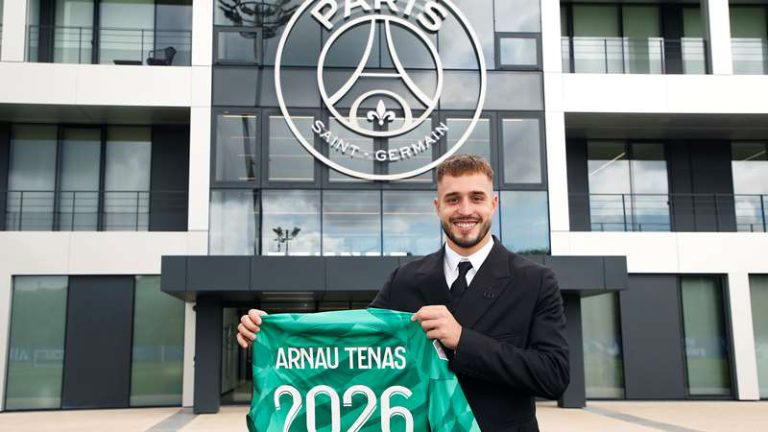 PSG snap up goalkeeper Arnau Tenas from Barcelona  Vanguard News