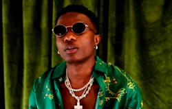 ‘2023 show me shege’, Wizkid says, prays for better 2024