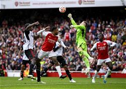 Arsenal held to 2-2 draw by 10-man Fulham