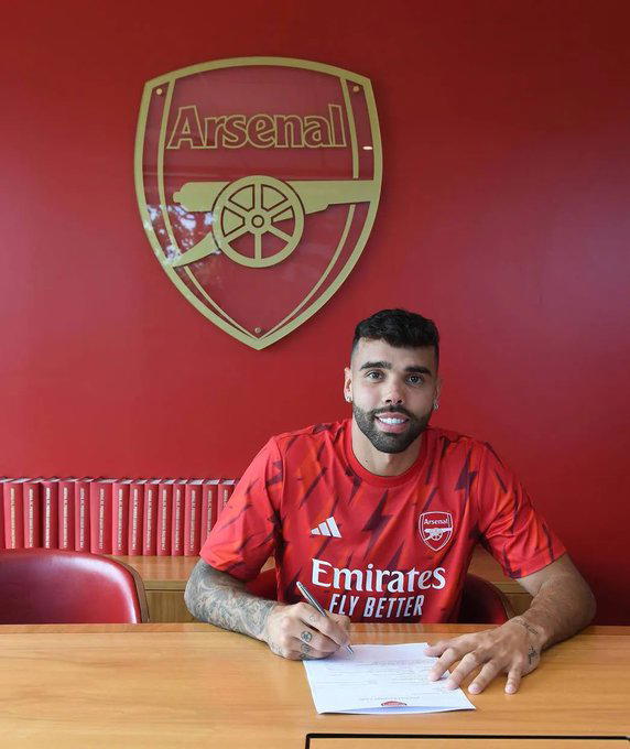 Transfer: Arsenal sign Spanish goalkeeper David Raya from Brentford