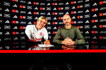 Man Utd sign Danish striker Hojlund from Atalanta