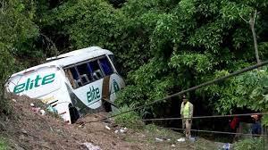 15 dead as bus carrying migrants crashes in Mexico