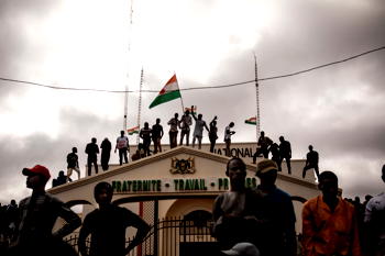 Niger Republic War drums – Nigeria disappoints, returns to big-for-nothing status, By Tony Eluemunor