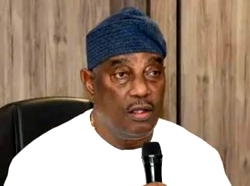 Arase Foundation awards scholarships to 29 student