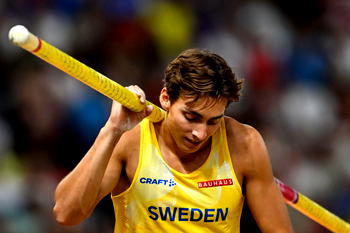 Duplantis retains world pole vault title