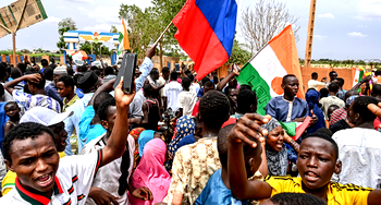 Military junta: Thousands of coup supporters protest near French military base in Niger
