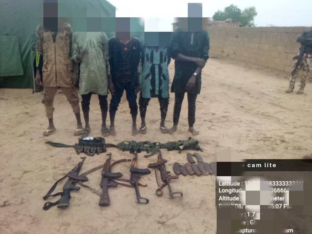 4 Boko Haram commanders, 13 fighters and family members surrender to Nigerian troops
