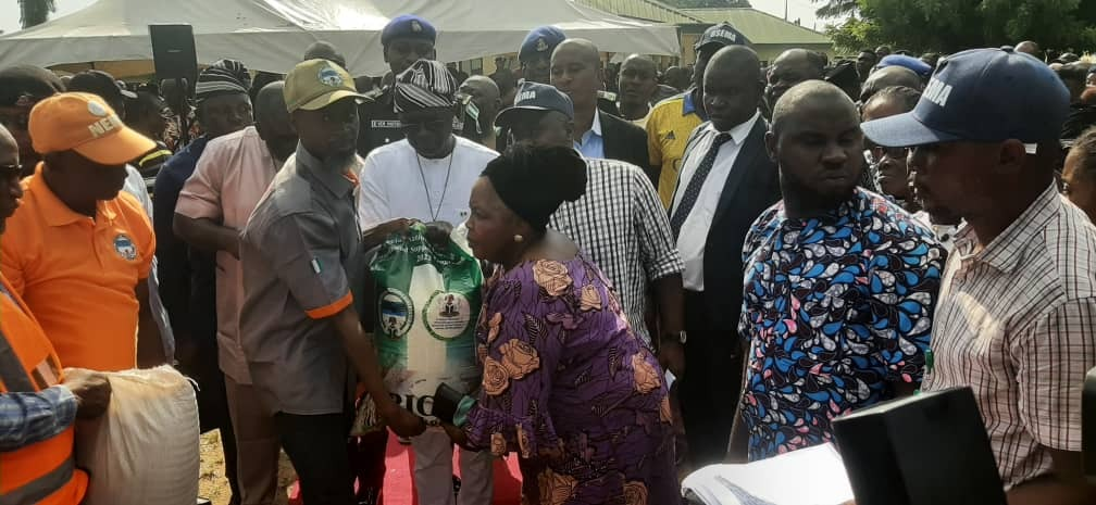 2022 flood: NEMA distributes palliatives to over 60,000 households in Benue
