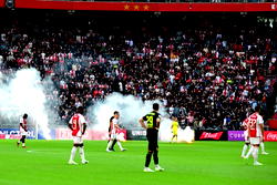 Last 35 minutes of Ajax vs Feyenoord game to be replayed without crowd