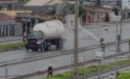 Just in: Leaking gas tanker causes panic in Lagos - Vanguard News