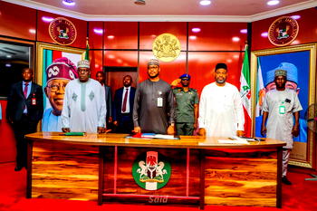 Zamfara: Governor Lawal receives briefings from security chiefs