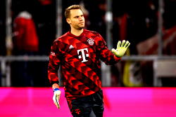 Bayern captain Neuer returns to training, 10 months after breaking leg