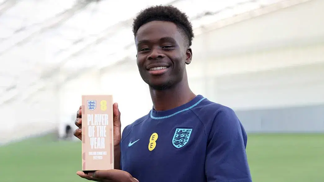 Saka crowned England men's player of the year for second successive ...