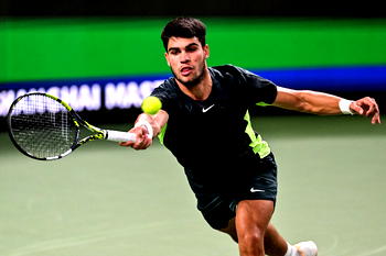 Top seeds Alcaraz, Medvedev make strong Shanghai Masters start