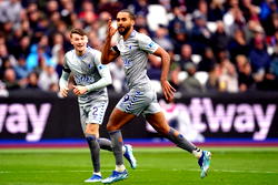 Calvert-Lewin on target as Everton sink West Ham