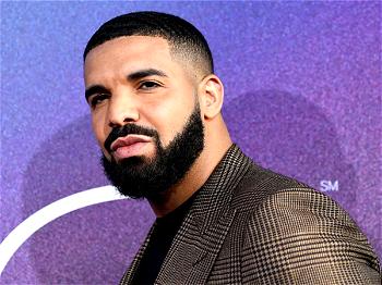 Again, Drake loses ‘huge money’ bet after picking Fury to beat Usyk