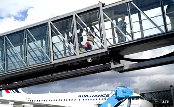 14 French airports hit by fake bomb threats