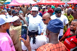 Ex-federal lawmaker, women leaders, supporters dump PDP for APC in Kogi