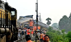 Deaths in India train collision rise to 13