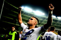 Red-hot Martinez helps move Inter top as Kvaratskhelia revives Napoli