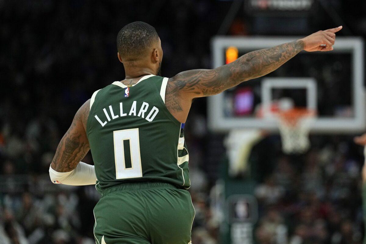 Lillard Nets 39 In Triumphant Bucks Debut As Lakers Get NBA Win ...