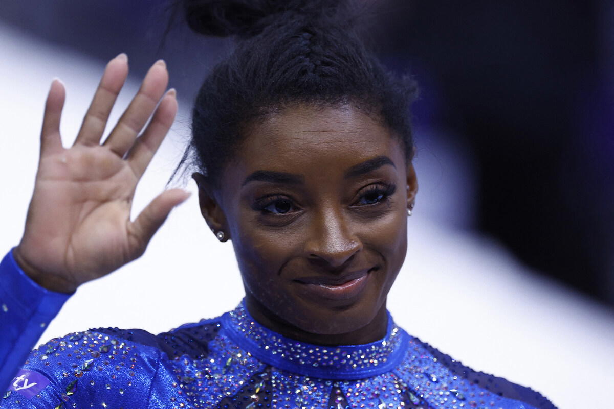 Simone Biles Wins Womens World All Around Gymnastics Gold Vanguard News 