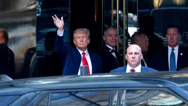 Trump arrives New York court for civil fraud trial