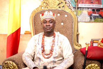 Nigerians hail traditional ruler over empowerment in Chad